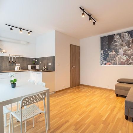 Brand New Two Room Apartment #26 With Free Secure Parking Close To Center Prága Kültér fotó