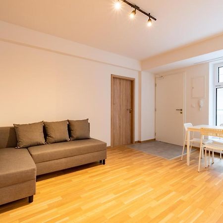 Brand New Two Room Apartment #26 With Free Secure Parking Close To Center Prága Kültér fotó