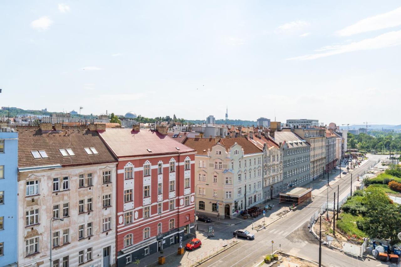 Brand New Two Room Apartment #26 With Free Secure Parking Close To Center Prága Kültér fotó