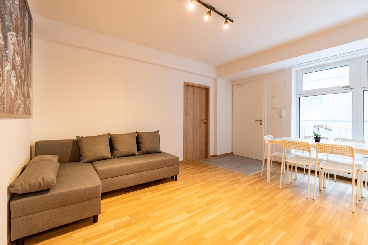 Brand New Two Room Apartment #26 With Free Secure Parking Close To Center Prága Kültér fotó